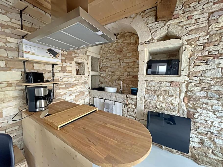 Charmante Maison De Village Vire  Экстерьер фото